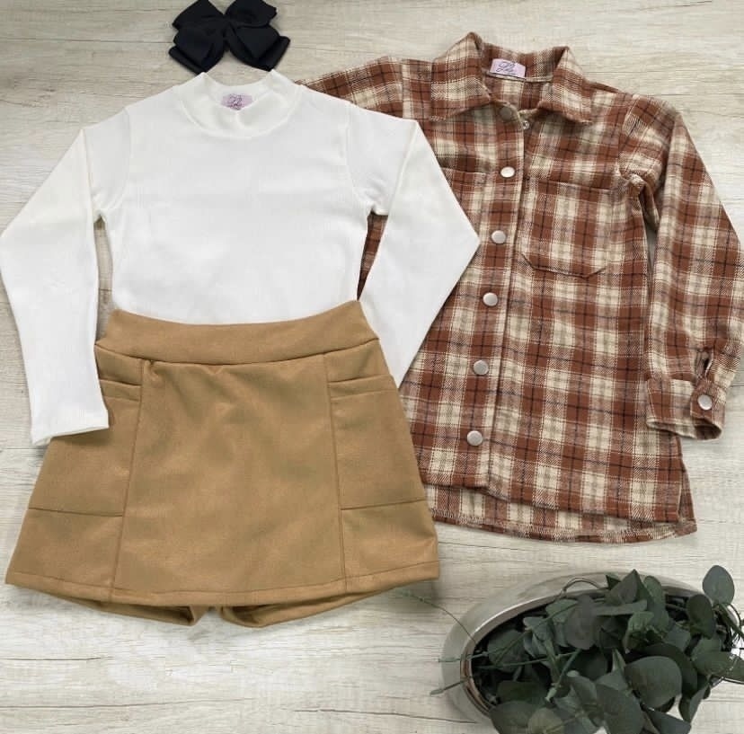 Saia branca sales com blusa xadrez