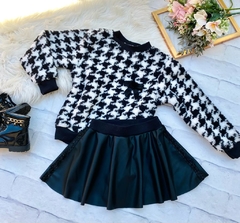 Conjunto Moletom Pelinho P&b Pied de Poule (Saia com Short + Blusa)