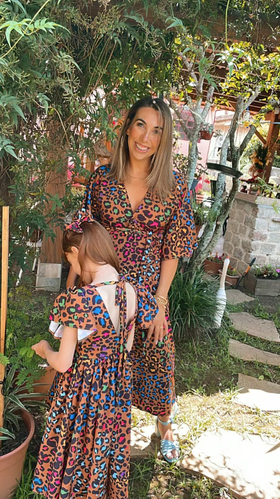 Vestido Sarja Colorido Oncinha Ver o Acompanha la o de cabelo MIA