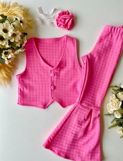 Conjunto Rosa Metalassê 3 Peças (Calça Flare + Colete + Gargatilha Flor)