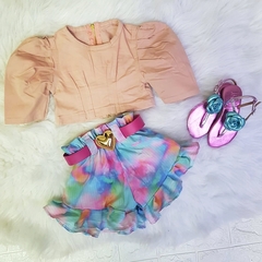 Conjunto Cropped Rosa Manga Bufante + Short Godê Cintura Alta Frufru Tie Dye