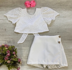 Conjunto Branco Cropped Laise Laço nas Costas + Short Saia Botões