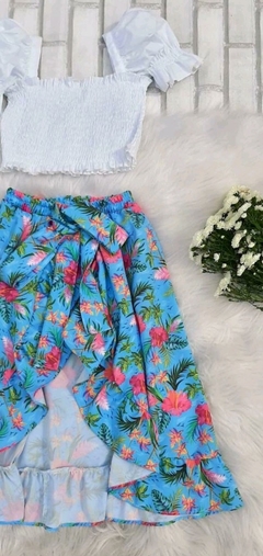 Conjunto Blusa Lastex Branca + Saia Mullet Azul Floral - comprar online