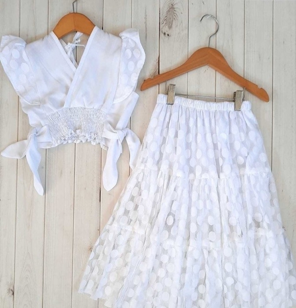 Conjunto Festa Encanto Branco (Blusa + Saia Longa com Short)