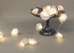 Guirnalda de rosas blancas con luz led en internet