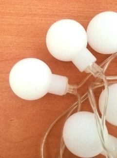 guirnalda de bolitas de luz blanca en internet