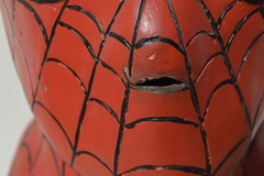 Máscara Spiderman con defectos - THE PLACE BEHIND THE DOOR