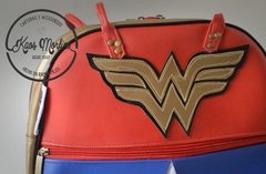 Bolso Universitario Wonder Woman - comprar online