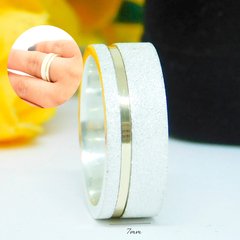 Par Aliança Prata Compromisso Namoro Diamantada 7 mm C/ Filete Banho de ouro na internet