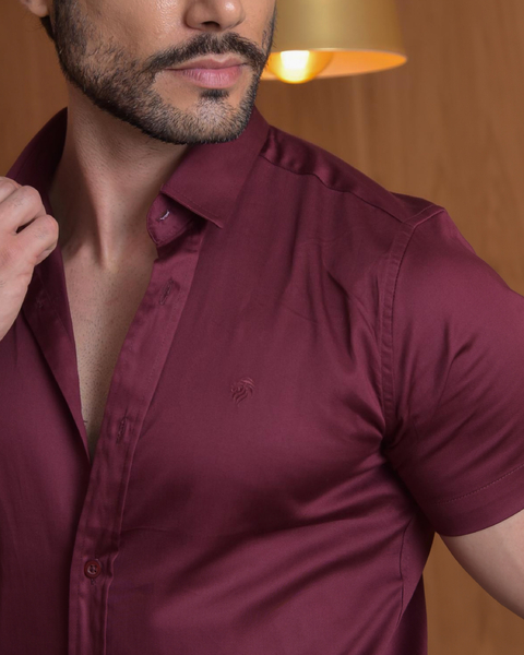 Camisa Slim Manga Curta Acetinada Bordo - Conquest - loja online