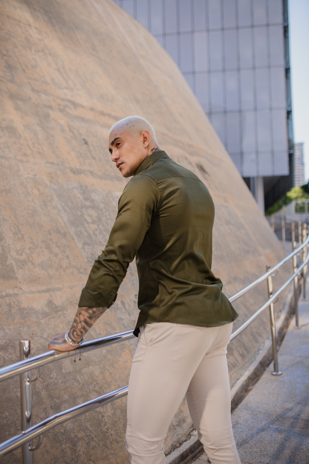 Camisa Slim M. Longa Acetinada Verde Militar - Conquest - comprar online