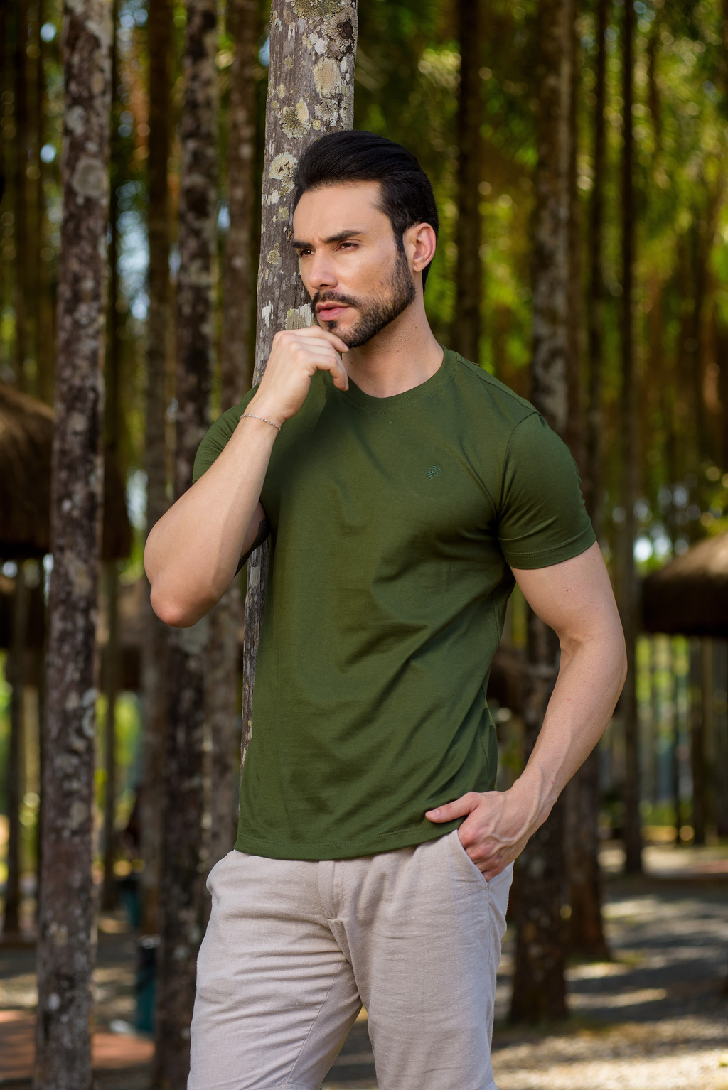 Camiseta Básica Slim Verde Militar - Conquest