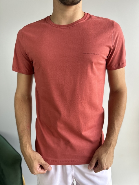 Camiseta Básica Lobo nas Costas Vermelho Telha - Acostamento - loja online