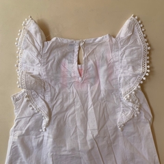 Camisola manga corta blanca con detalles bordados Mimo - 2-24M - Comunidad Vestireta