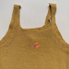 Musculosa tejida de hilo amarillo con flor bordada Le Utthe *NUEVO* - 8A - comprar online