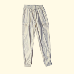Pantalón de nylon blanco finito tipo babucha con bolsillos cargo y con cintura elástica - 13A