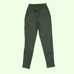 Pantalón verde engomado con cintura elástica *NUEVO* - 14A