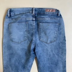 Pantalón de jean celeste semi elastizado con cintura ajustable Zara - 13-14A - Comunidad Vestireta