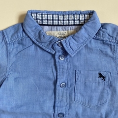 Camisa celeste con pitucones cuadrille en codos H&M - 4-6M - comprar online