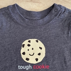 Remera manga larga de algodón gris oscuro "tough cookie" Gap - 12-18M en internet