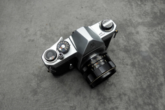 Asahi Pentax Spotmatic con lente Super Takumar 50mm f1,4 - Oeste Analogico