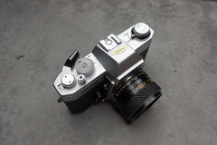 Yashica FX2 con lente 50mm f1,9 en internet
