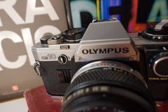Olympus OM10 con adaptador manual - tienda online