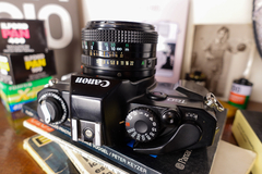 Canon T60 con lente Canon FD 50 mm f 1,8 en internet