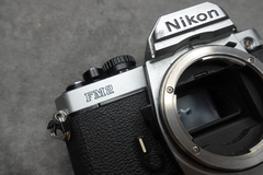 Nikon FM2 con optica Nikon Nikkor 50mm f1,8 en internet