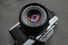 Minolta XG9 con optica 45mm f2