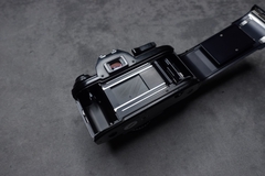 Nikon EM con optica Nikkor 50mm f1,8
