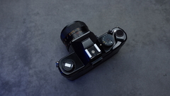 Yashica FX3 con optica 50mm f1,7 - Oeste Analogico