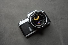 Nikon Nikkormat con Nikkor 50mm f1,4