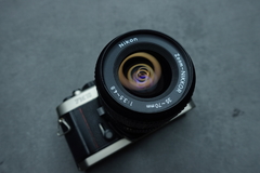 Nikon FM10 con Nikkor 35-70mm f3,5-4,8 en internet