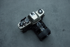 Nikon FM10 con Nikkor 35-70mm f3,5-4,8 - Oeste Analogico