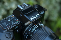Nikon F401s Con Lente Nikon Nikkor 35 - 80 Mm F 4 - 5,6 - Oeste Analogico