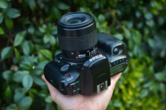 Nikon F50 con lente Nikon Nikkor 35 - 80 mm f 4 - 5,6 - comprar online