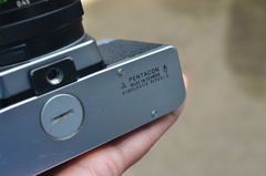 Praktica LTL con lente Pentacom 50 mm f 1,8 y estuche original - Oeste Analogico