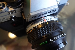 Olympus OM10 con Zuiko 50mm f 1,8 - tienda online