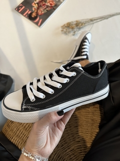 Zapatilla tipo converse lona negra 