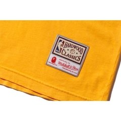 Camiseta BAPE x Mitchell & Ness Lakers Tee Yellow na internet