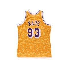 Camiseta BAPE x Mitchell & Ness Lakers ABC Basketball Swingman Jersey Yellow - comprar online