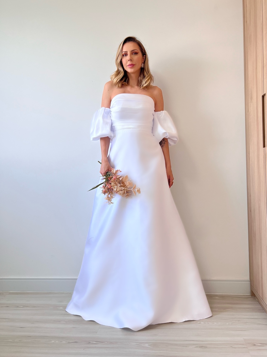 Vestido Noiva tomara que caia drapeado manga bufante Branco