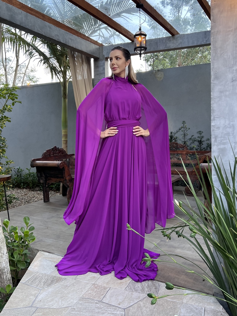 Vestido com cheap gola no pescoço