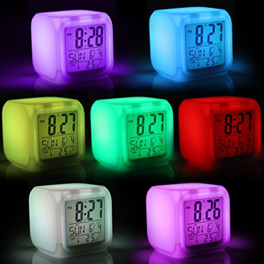 Reloj Despertador Cubo con LED multicolor - Tienda Clic