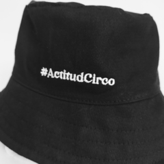 Piluso: #ActitudCirco / Negro en internet