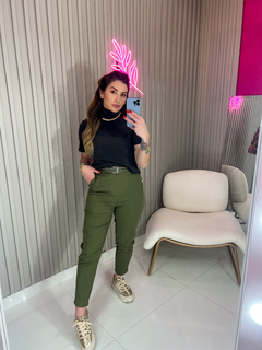 CALÇA Jadde cenourinha sarja com lycra (verde militar)