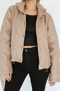 Imagen de CAMPERA MARTINA BEIGE - IMPORTADA (sin cambio)