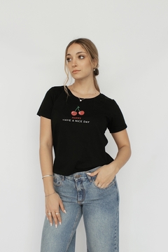 REMERA CEREZA NEGRO