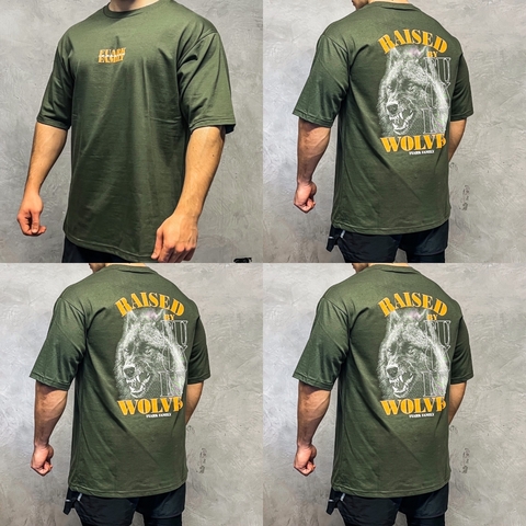 (OUTLET) REMERA OVERSIZE PREMIUM WOLVES GREEN (OUTLET)